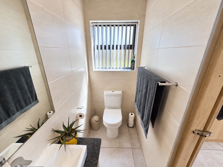 3 Bedroom Property for Sale in Outeniquasbosch Western Cape